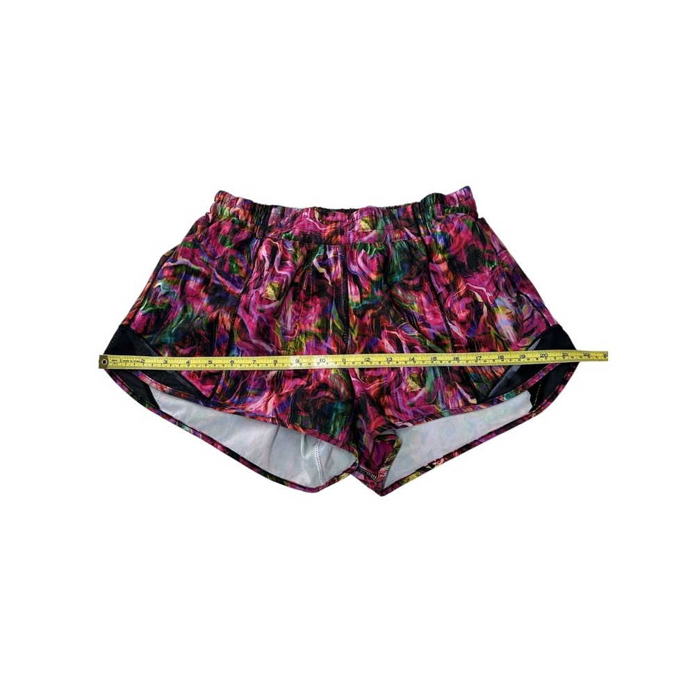 Lululemon Hotty Hot Low-Rise 4" Shorts Pink Multicolor Abstract Print Size‎ 8 - Picture 12 of 12